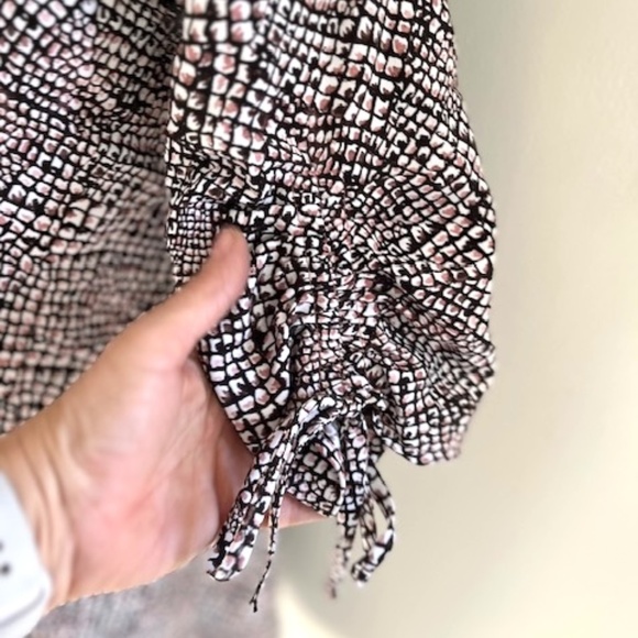 H&M Snake Skin pattern Shift Dress NWT Size 10 - Picture 4 of 7